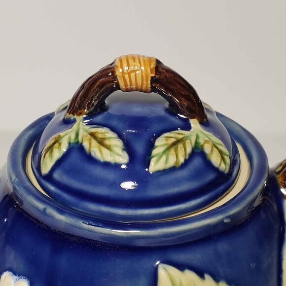 Majolica Teapot Berries Flowers - Picture 3 of 10
